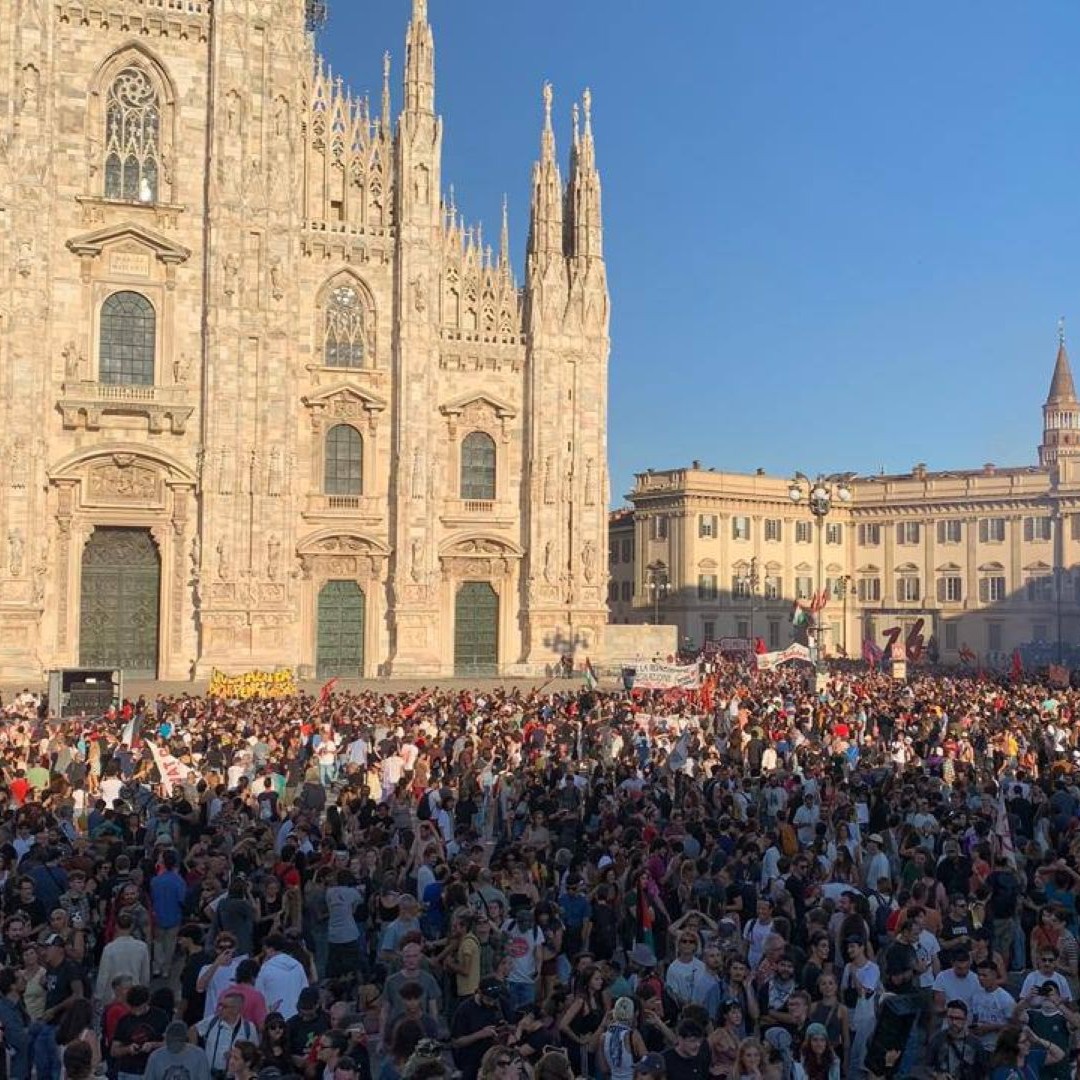  Oltre 60mila persone per dire no allo sgombero del Leoncavallo!